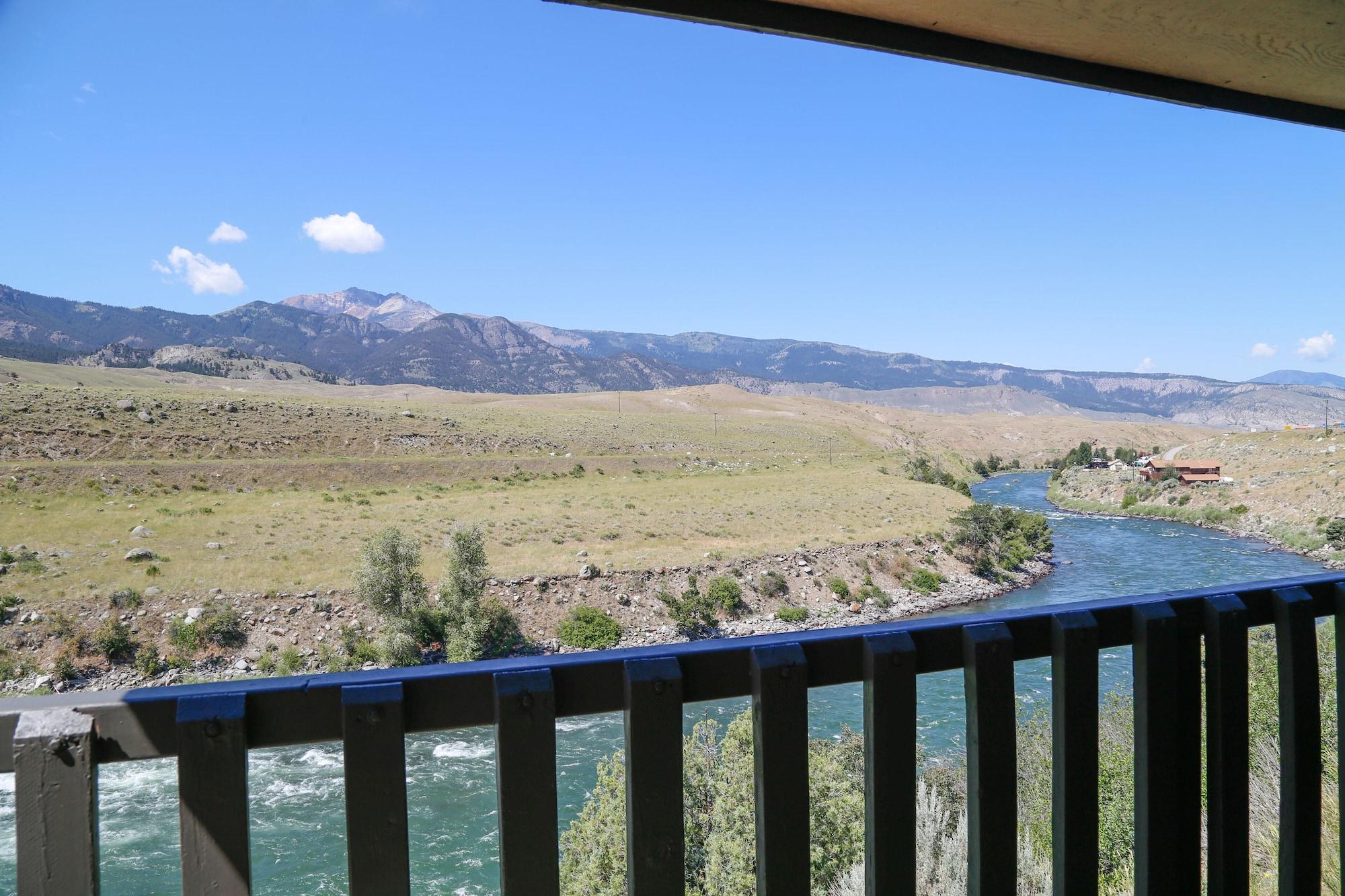 The Ridgeline Hotel At Yellowstone, Ascend Hotel Collection Гардинър Екстериор снимка
