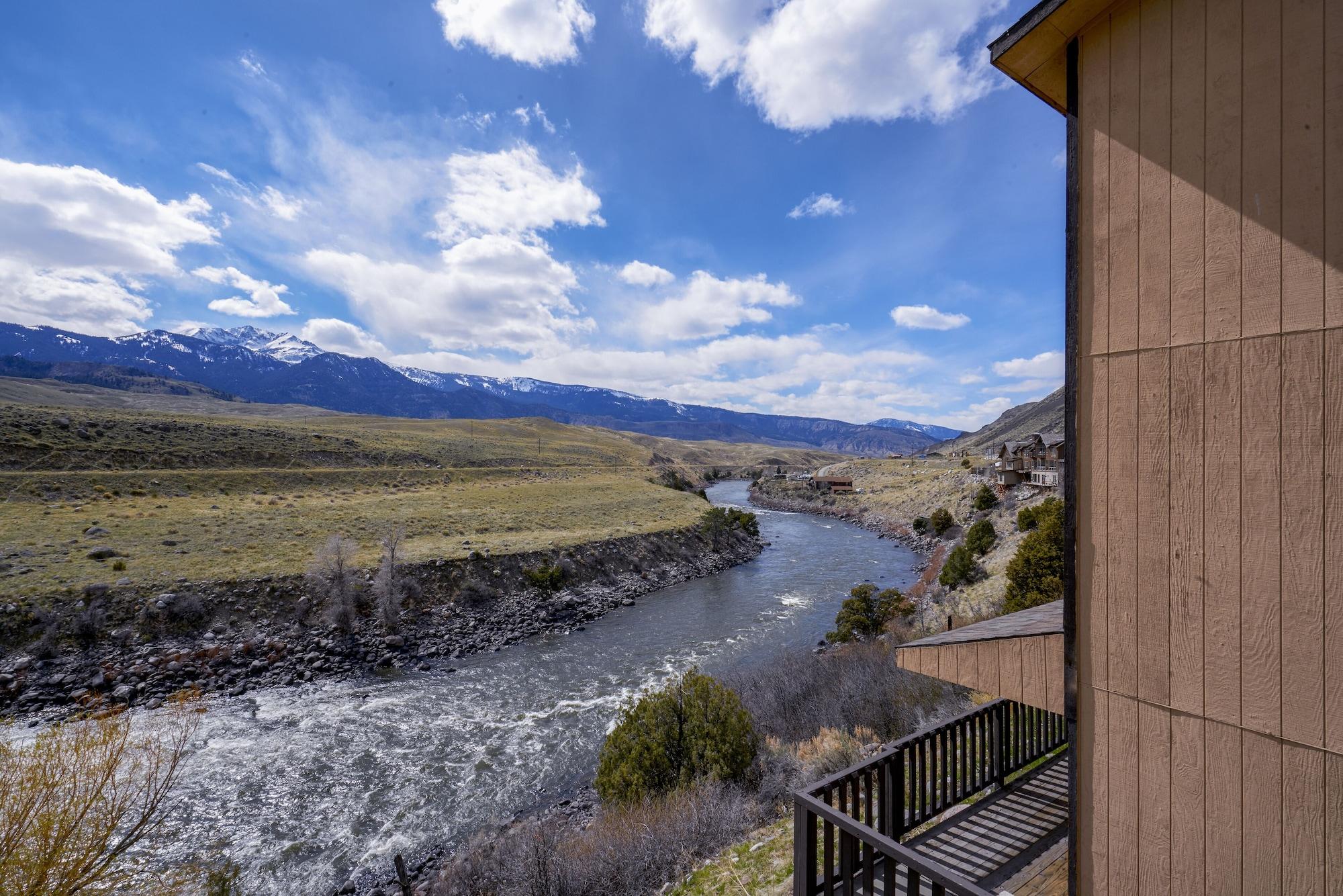 The Ridgeline Hotel At Yellowstone, Ascend Hotel Collection Гардинър Екстериор снимка