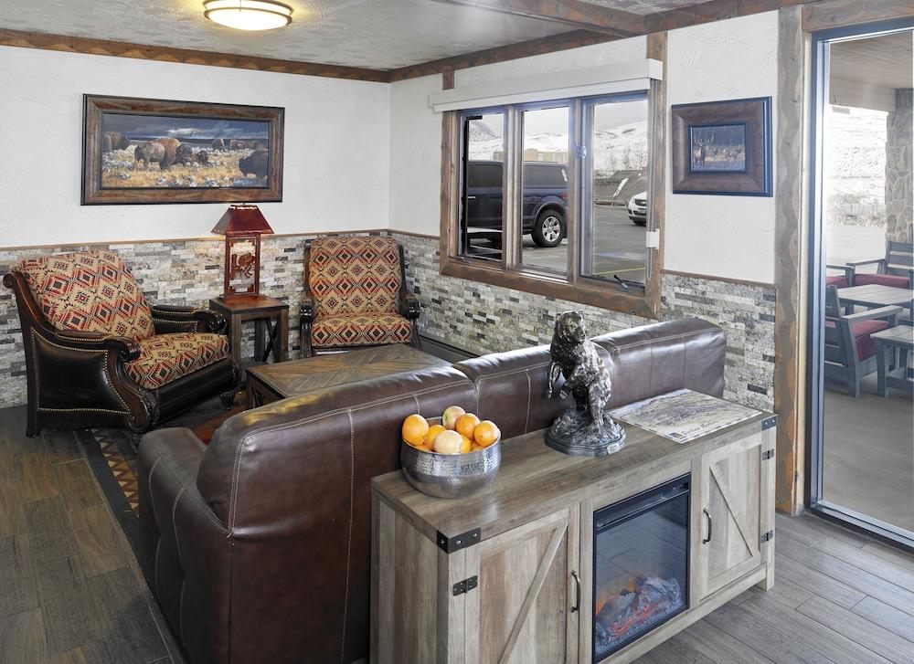 The Ridgeline Hotel At Yellowstone, Ascend Hotel Collection Гардинър Екстериор снимка