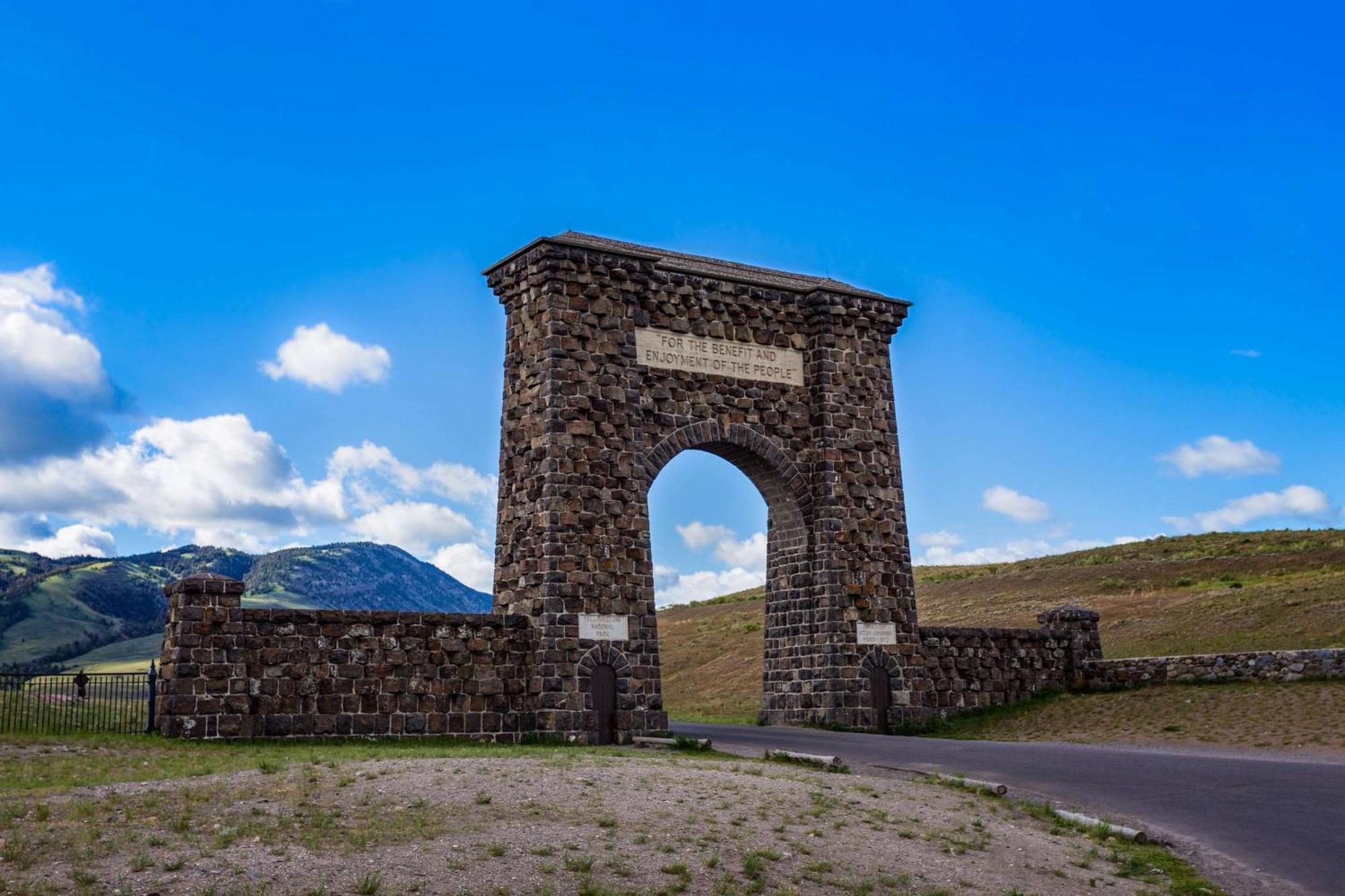 The Ridgeline Hotel At Yellowstone, Ascend Hotel Collection Гардинър Екстериор снимка