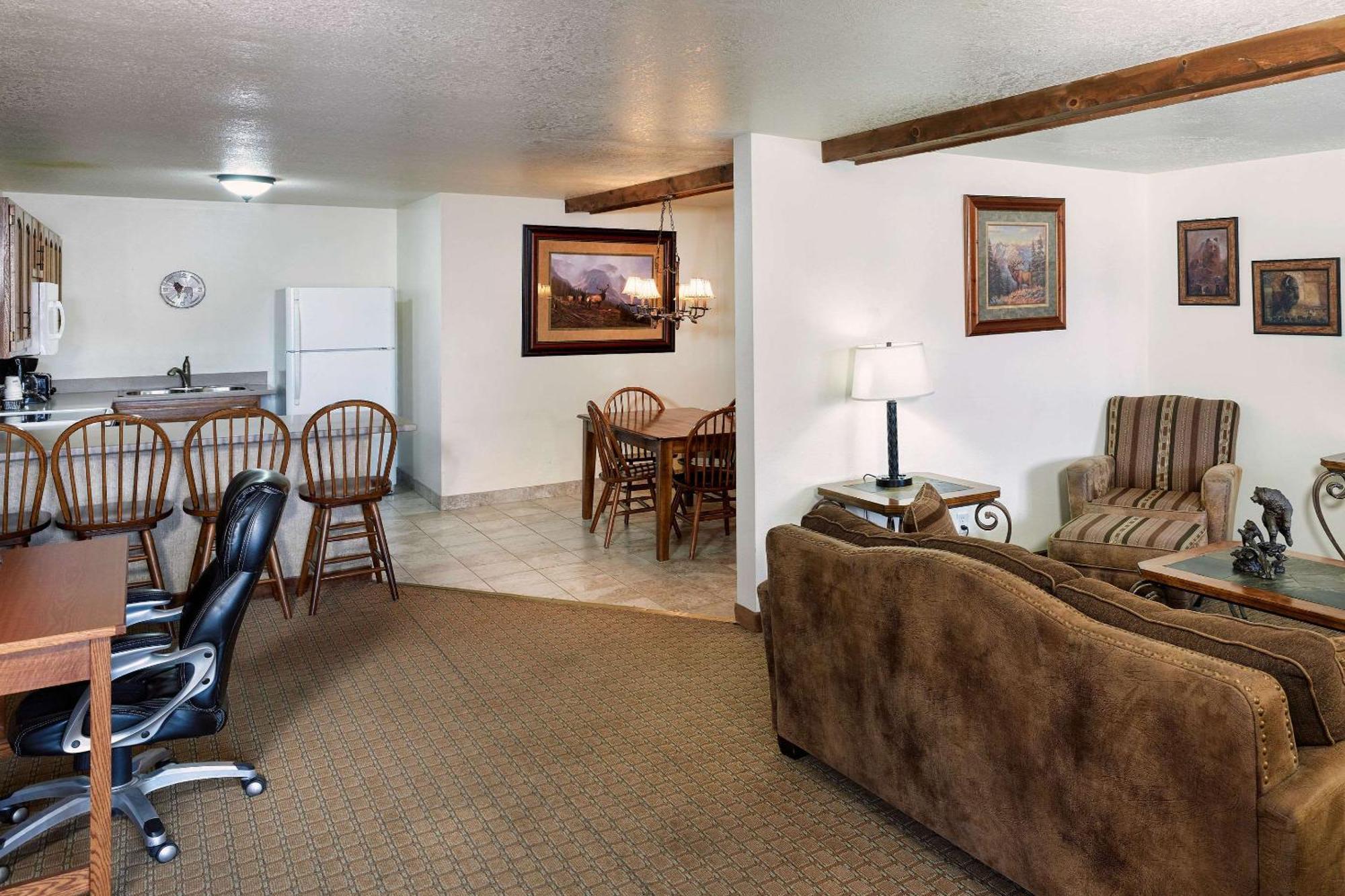 The Ridgeline Hotel At Yellowstone, Ascend Hotel Collection Гардинър Екстериор снимка