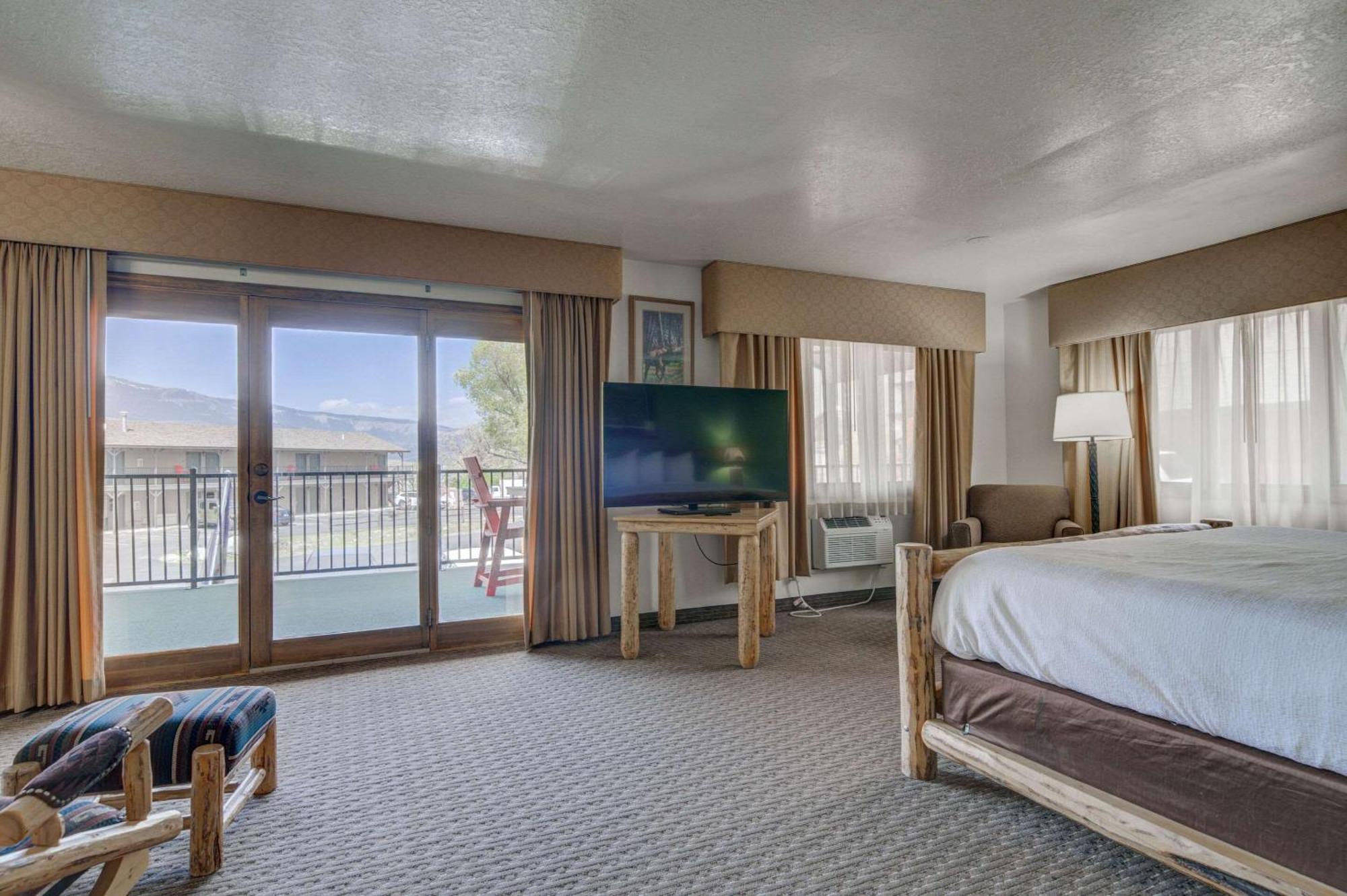 The Ridgeline Hotel At Yellowstone, Ascend Hotel Collection Гардинър Екстериор снимка
