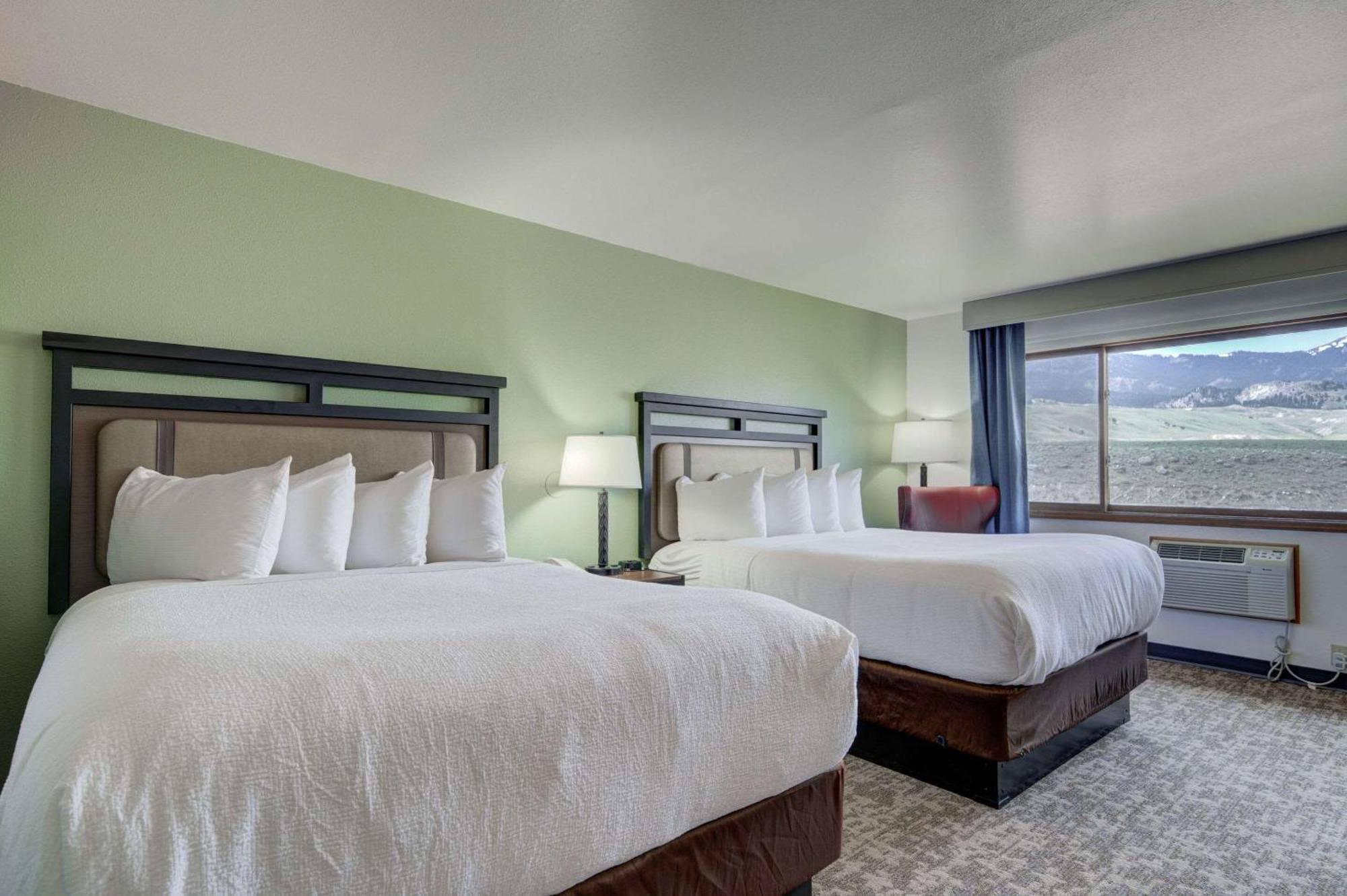 The Ridgeline Hotel At Yellowstone, Ascend Hotel Collection Гардинър Екстериор снимка