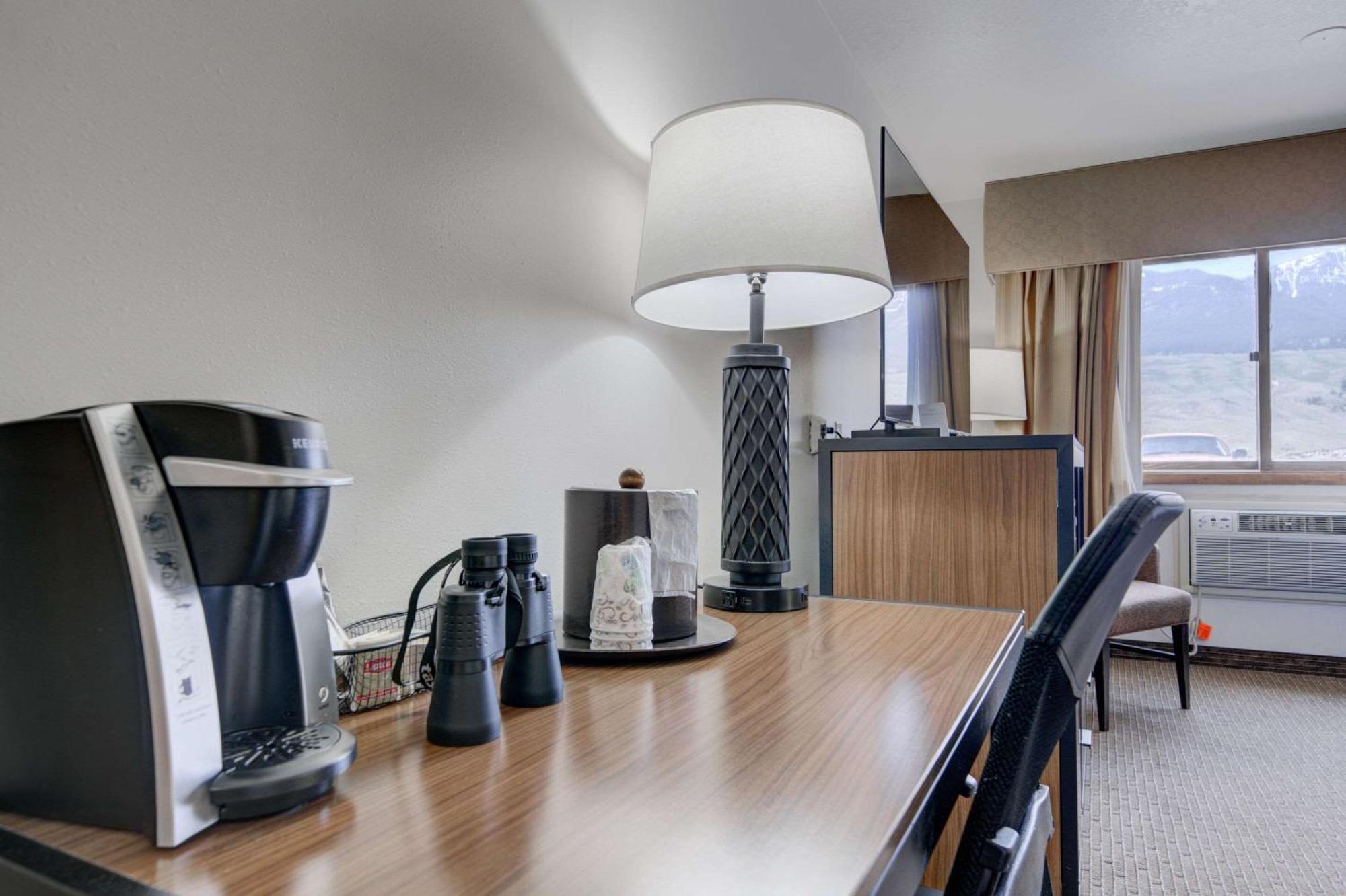 The Ridgeline Hotel At Yellowstone, Ascend Hotel Collection Гардинър Екстериор снимка